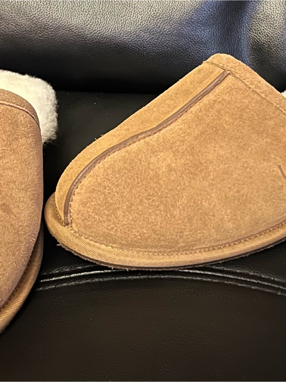 UGG Men's Scuff slippers in chestnut suede Size 9